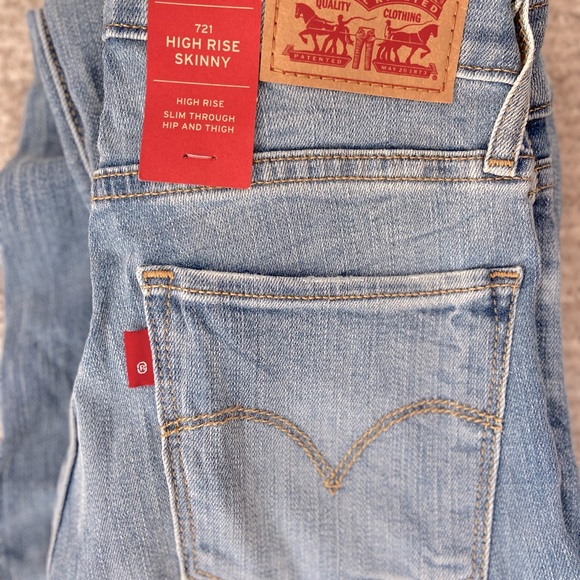 Levi’s 721 High Rise Skinny Jeans - Picture 1 of 3